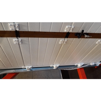 Brama garażowa segmentowa Jarmex z napędem DEA (Wymiar: 2050x3000mm)